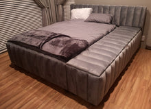 Load image into Gallery viewer, Bed Suit with side Ottoman in Velvet
